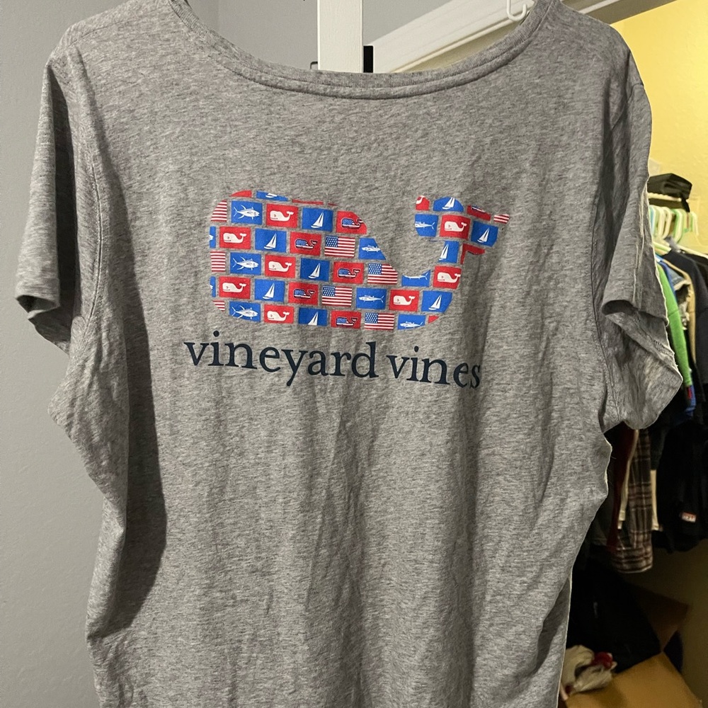 Vineyard Vines XL Tee